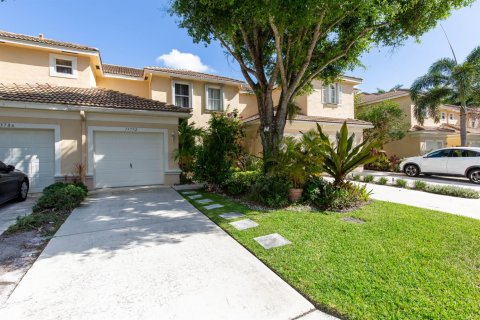 Townhouse in Wellington, Florida 2 bedrooms, 113.25 sq.m. № 2336304