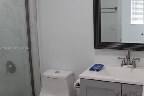 Condo in Sunrise, Florida, 2 bedrooms  № 1863935 - photo 11