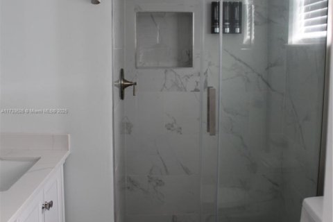 Condo in Sunrise, Florida, 2 bedrooms  № 1863935 - photo 18