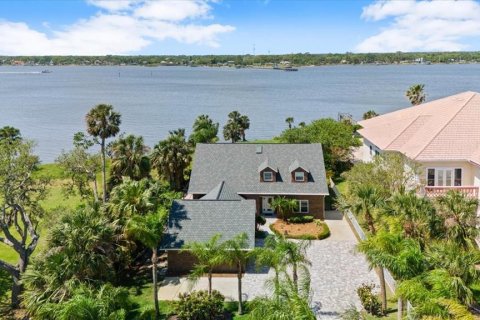 House in Daytona Beach, Florida 3 bedrooms, 300.07 sq.m. № 2092334 - photo 2