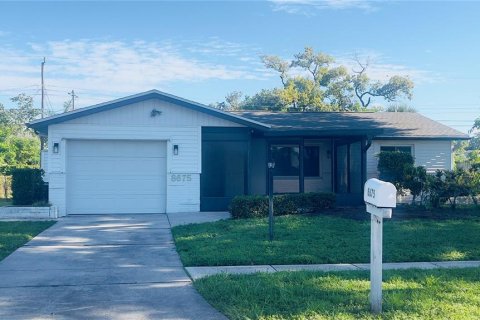 House in Seminole, Florida 3 bedrooms, 101.91 sq.m. № 2377924