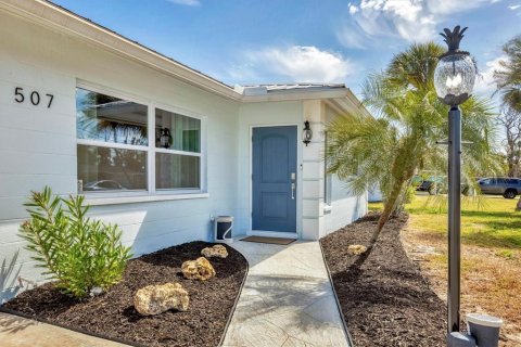 House in Nokomis, Florida 2 bedrooms, 140.19 sq.m. № 1609189 - photo 2