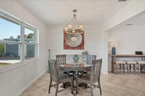 House in Nokomis, Florida 2 bedrooms, 140.19 sq.m. № 1609189 - photo 12