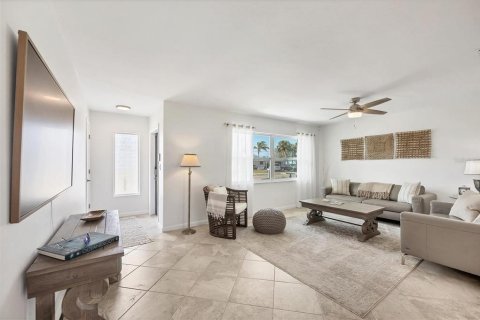 House in Nokomis, Florida 2 bedrooms, 140.19 sq.m. № 1609189 - photo 4