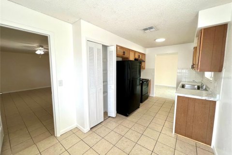 Villa ou maison à vendre à Deltona, Floride: 3 chambres, 134.34 m2 № 2098083 - photo 9