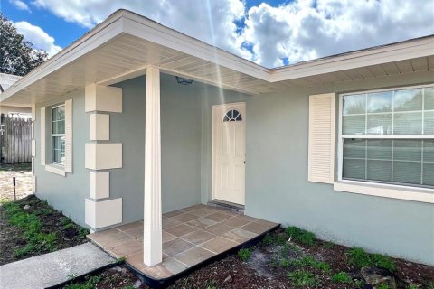 Villa ou maison à vendre à Deltona, Floride: 3 chambres, 134.34 m2 № 2098083 - photo 2