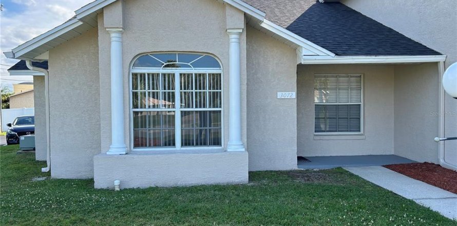 Adosado en Kissimmee, Florida 3 dormitorios, 113.15 m2 № 2213994