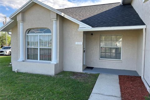 Adosado en venta en Kissimmee, Florida, 3 dormitorios, 113.15 m2 № 2213994 - foto 2