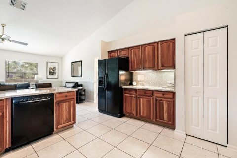 Villa ou maison à vendre à West Palm Beach, Floride: 4 chambres, 205.96 m2 № 2266011 - photo 9