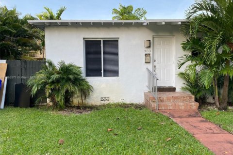 House in Miami, Florida 1 bedroom, 58.53 sq.m. № 1889751 - photo 1