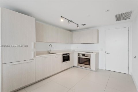 Купить кондоминиум в Майами, Флорида 2 спальни, 87.7м2, № 2089894 - фото 4