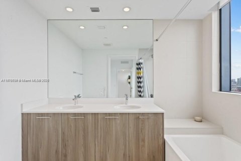 Купить кондоминиум в Майами, Флорида 2 спальни, 87.7м2, № 2089894 - фото 13