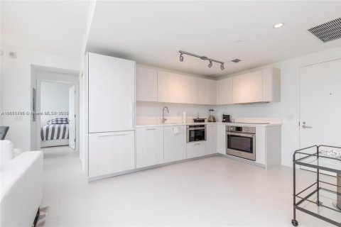 Купить кондоминиум в Майами, Флорида 2 спальни, 87.7м2, № 2089894 - фото 6