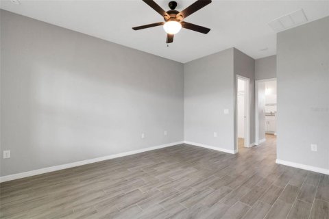 House in Poinciana, Florida 4 bedrooms, 154.87 sq.m. № 1885948 - photo 15