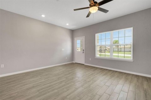 House in Poinciana, Florida 4 bedrooms, 154.87 sq.m. № 1885948 - photo 12