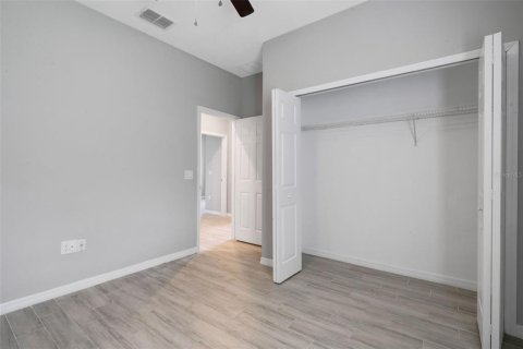 House in Poinciana, Florida 4 bedrooms, 154.87 sq.m. № 1885948 - photo 24