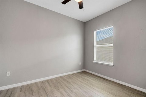 House in Poinciana, Florida 4 bedrooms, 154.87 sq.m. № 1885948 - photo 26