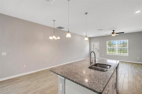 House in Poinciana, Florida 4 bedrooms, 154.87 sq.m. № 1885948 - photo 10