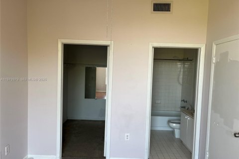 Copropriété à louer à Hialeah, Floride: 2 chambres, 77.11 m2 № 2043980 - photo 17
