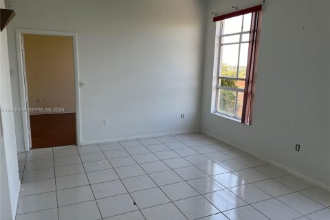 Copropriété à louer à Hialeah, Floride: 2 chambres, 77.11 m2 № 2043980 - photo 14