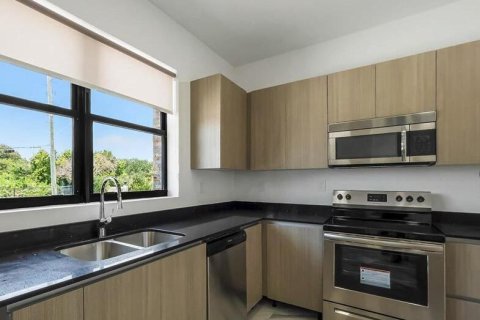 Touwnhouse à louer à Miramar, Floride: 3 chambres, 139.73 m2 № 2387077 - photo 3