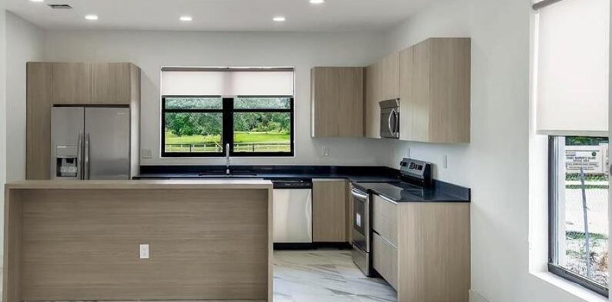 Touwnhouse à Miramar, Floride 3 chambres, 139.73 m2 № 2387077