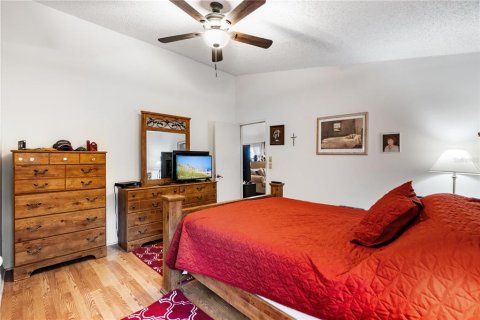 House in New Port Richey, Florida 3 bedrooms, 135.08 sq.m. № 1915461 - photo 25