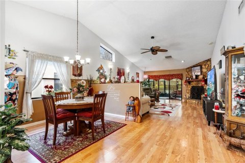 House in New Port Richey, Florida 3 bedrooms, 135.08 sq.m. № 1915461 - photo 9