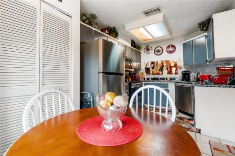 House in New Port Richey, Florida 3 bedrooms, 135.08 sq.m. № 1915461 - photo 15