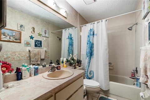House in New Port Richey, Florida 3 bedrooms, 135.08 sq.m. № 1915461 - photo 22