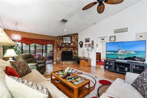 House in New Port Richey, Florida 3 bedrooms, 135.08 sq.m. № 1915461 - photo 7