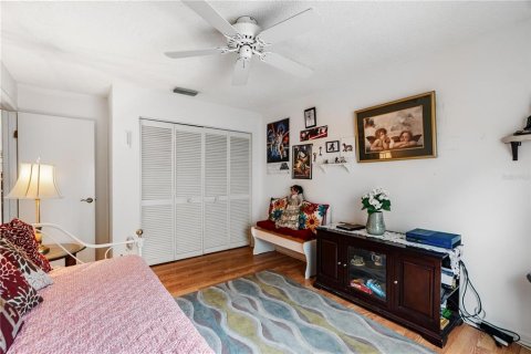 House in New Port Richey, Florida 3 bedrooms, 135.08 sq.m. № 1915461 - photo 20