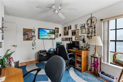 House in New Port Richey, Florida 3 bedrooms, 135.08 sq.m. № 1915461 - photo 17