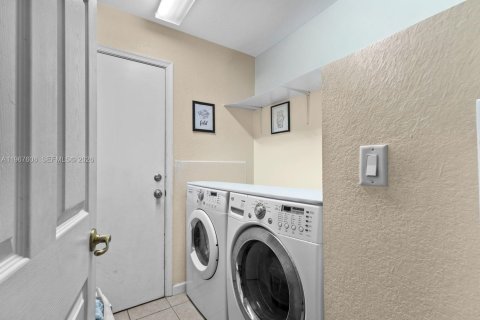 Купить таунхаус в Уэст-Палм-Бич, Флорида 3 спальни, 151.15м2, № 2029706 - фото 29