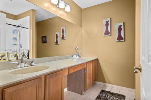 Купить таунхаус в Уэст-Палм-Бич, Флорида 3 спальни, 151.15м2, № 2029706 - фото 12