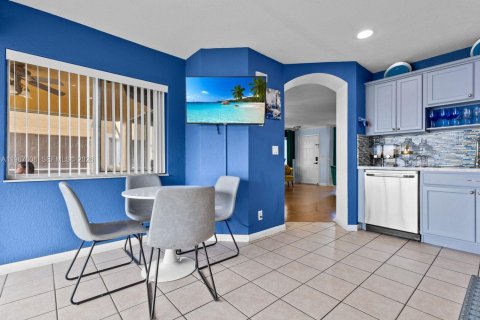 Купить таунхаус в Уэст-Палм-Бич, Флорида 3 спальни, 151.15м2, № 2029706 - фото 7