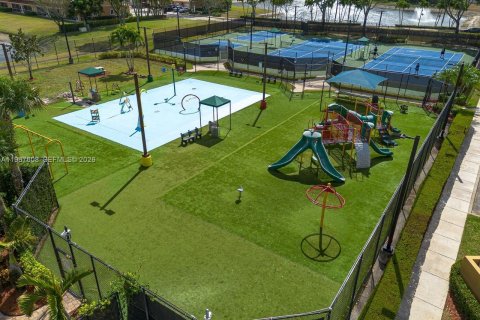 Купить таунхаус в Уэст-Палм-Бич, Флорида 3 спальни, 151.15м2, № 2029706 - фото 30