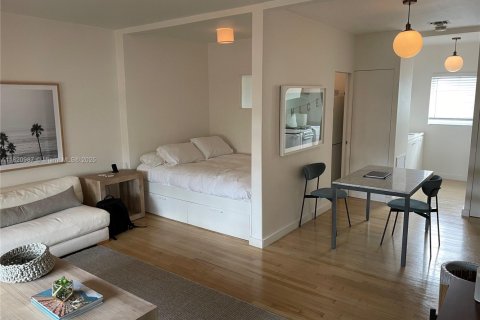 Copropriété à vendre à Miami Beach, Floride: 46.45 m2 № 1792533 - photo 2