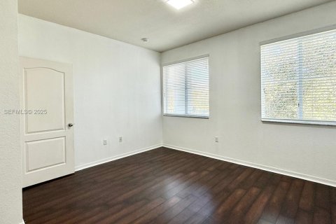 Condo in Palm Beach Gardens, Florida, 1 bedroom № 1983111 - photo 18