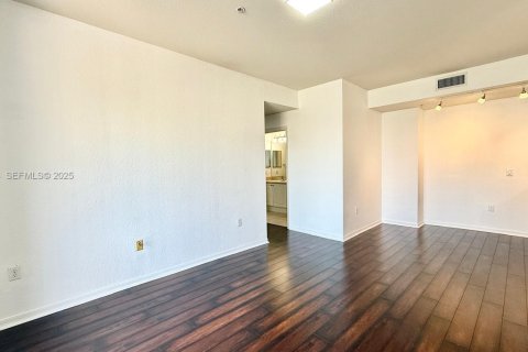 Condo in Palm Beach Gardens, Florida, 1 bedroom № 1983111 - photo 13