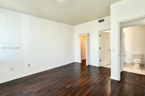 Condo in Palm Beach Gardens, Florida, 1 bedroom № 1983111 - photo 21