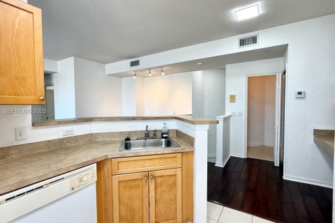 Condo in Palm Beach Gardens, Florida, 1 bedroom № 1983111 - photo 9