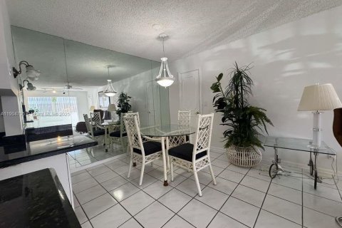Condominio en alquiler en Fort Lauderdale, Florida, 2 dormitorios, 111.48 m2 № 1956519 - foto 6