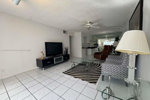 Condominio en alquiler en Fort Lauderdale, Florida, 2 dormitorios, 111.48 m2 № 1956519 - foto 5
