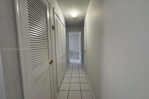 Condominio en alquiler en Fort Lauderdale, Florida, 2 dormitorios, 111.48 m2 № 1956519 - foto 9