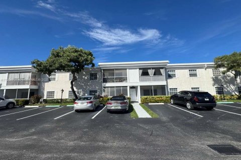 Condominio en alquiler en Fort Lauderdale, Florida, 2 dormitorios, 111.48 m2 № 1956519 - foto 1