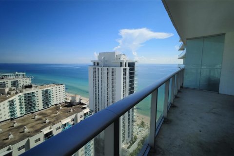 Condominio en venta en Hollywood, Florida, 2 dormitorios, 109.53 m2 № 1473830 - foto 2