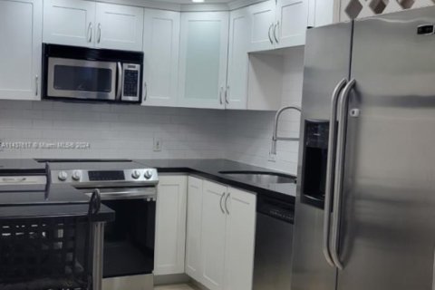 Condo in Aventura, Florida, 2 bedrooms  № 1270269 - photo 2