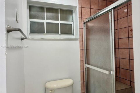 Снять в аренду виллу или дом в Холливуд, Флорида 3 спальни, 118.45м2, № 2066882 - фото 13