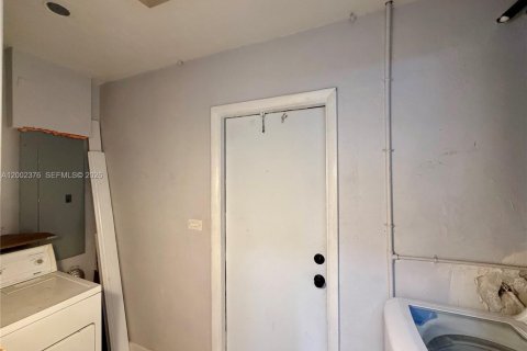 Снять в аренду виллу или дом в Холливуд, Флорида 3 спальни, 118.45м2, № 2066882 - фото 18